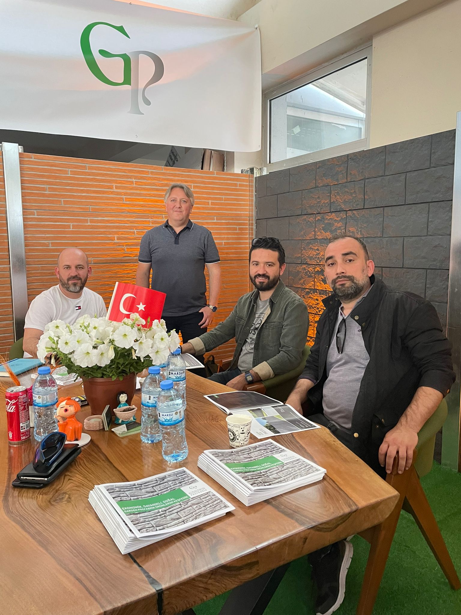 Manisa'da bahçe duvarlarına yeni bir soluk getiren Garden Prefabrik Firması'nı fuar merkezindeki standlarında ziyaret ettik.
